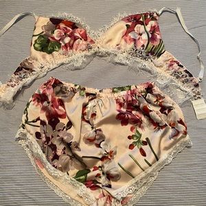 Women’s size S bra/short night set